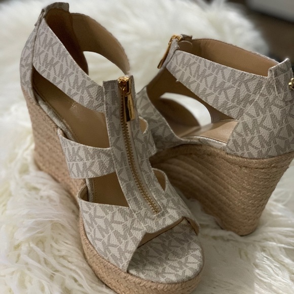 Michael Kors - Picture 5 of 6